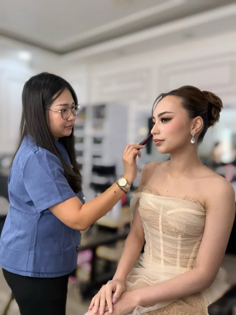 Julee Topper makeup class