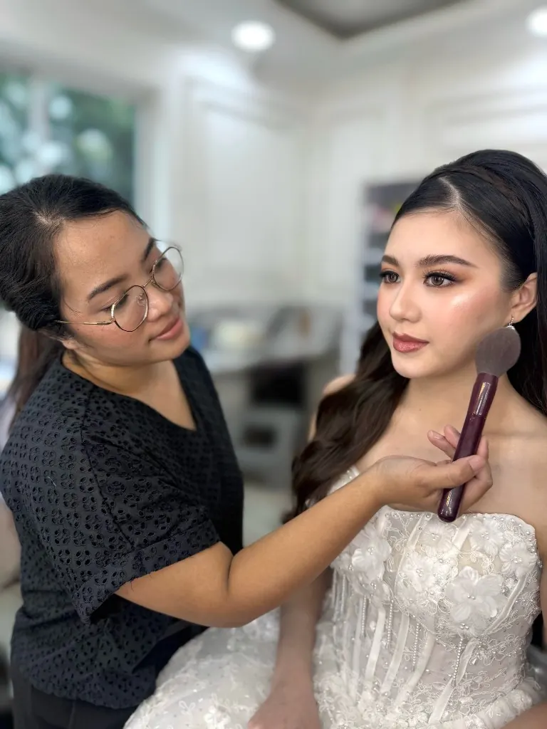 Julee Topper makeup class